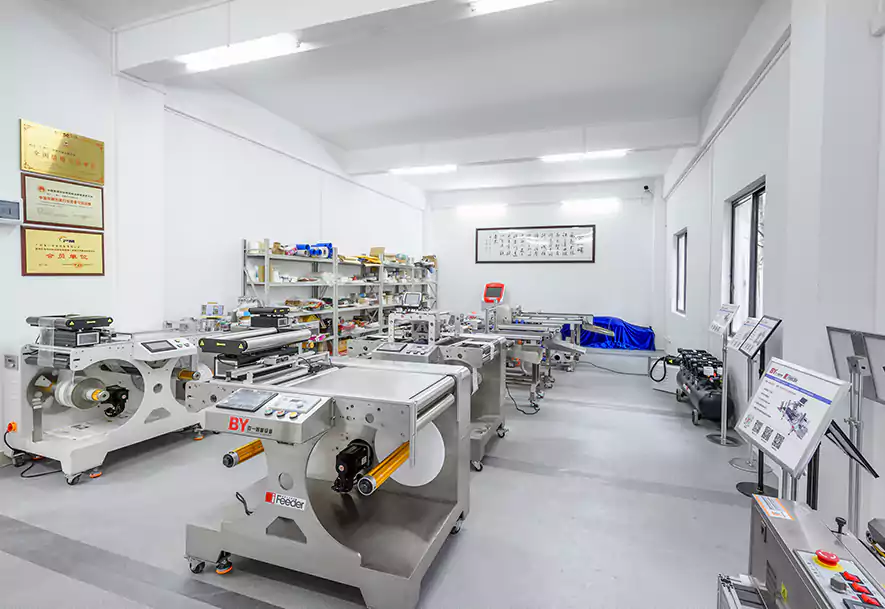 machine automatique de rembobinage d'étiquettes (1)
