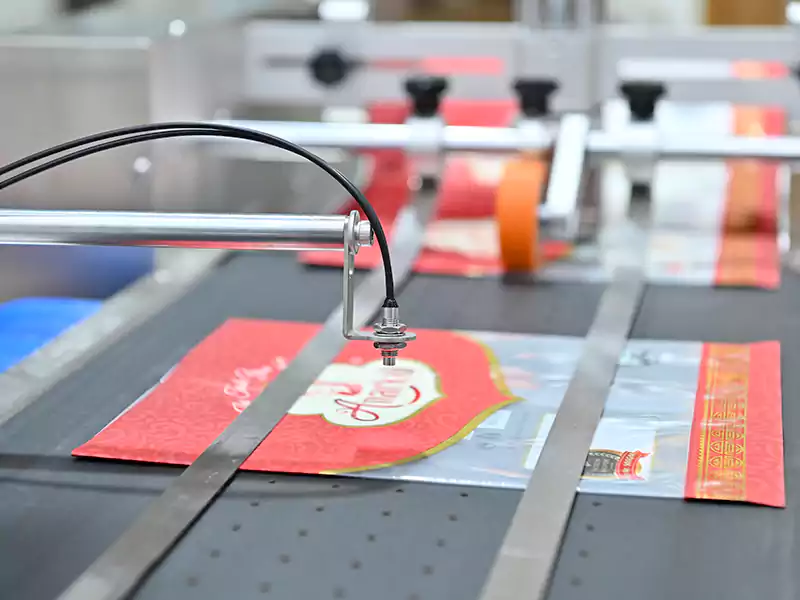 Systèmes d'alimentation automatique pour l'emballage des produits